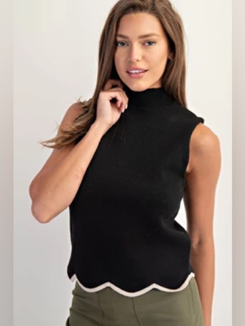 Ee:some Black Contrasting Scallop Hem Sleeveless Knit Top